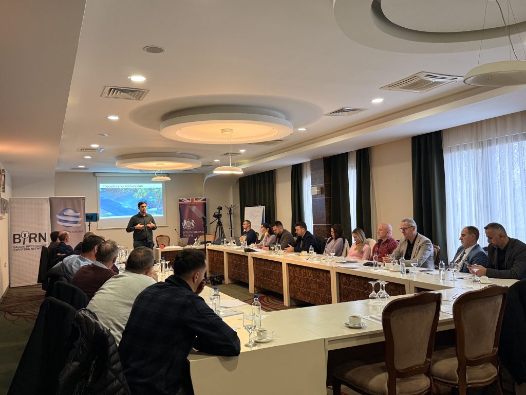 Internews Kosova dhe BIRN Kosova vijojnë me trajnimin e zyrtarëve të institucioneve ligjzbatuese në komunikim publik